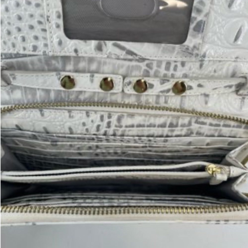 Elegant Off White Brahmin Crocodile Embossed Crossbody Bag - Picture 5 of 5